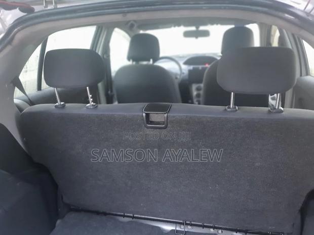 Toyota Yaris 2010 Silver