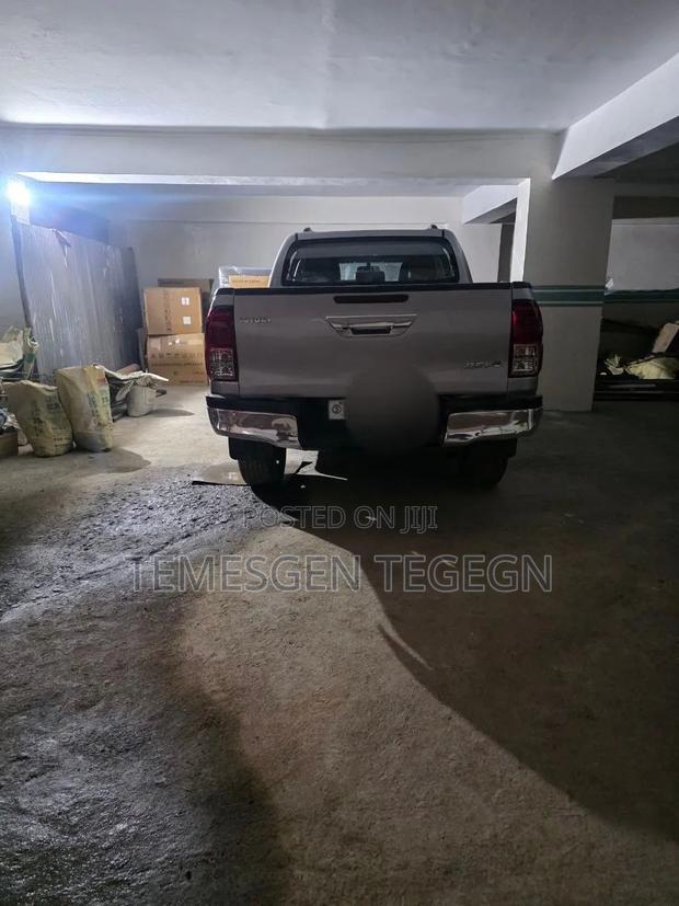 Toyota Hilux 2016 Silver