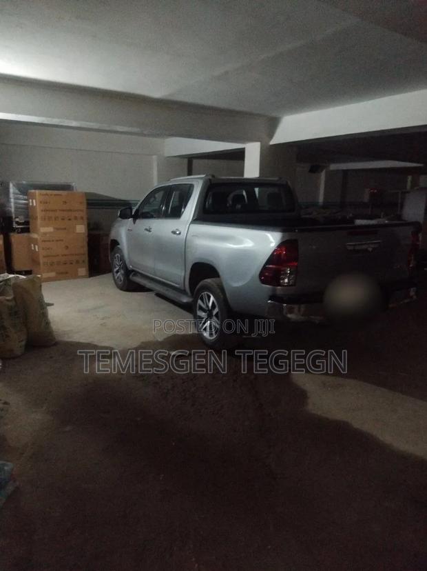 Toyota Hilux 2016 Silver