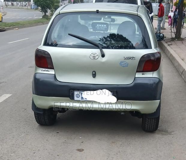 Toyota Vitz 2003 Green