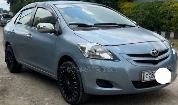 Toyota Belta 2009 Blue