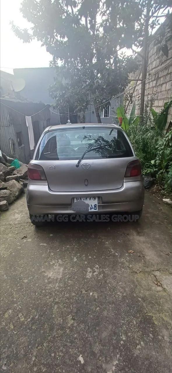 Toyota Vitz 2001 Gray