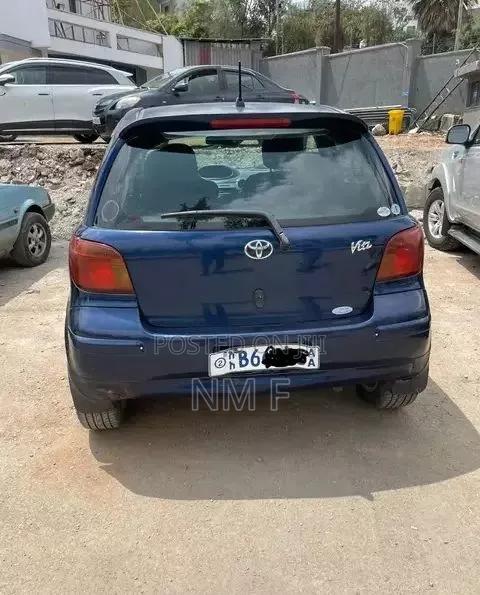 Toyota Vitz 2005 Blue