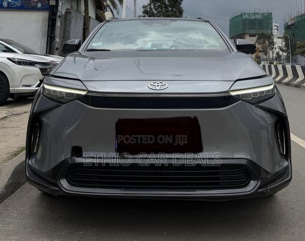 Toyota bZ4X 2023 Gray
