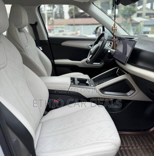 BYD Yuan Up 2025 Ivory