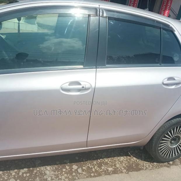 Toyota Yaris 2010 Purple