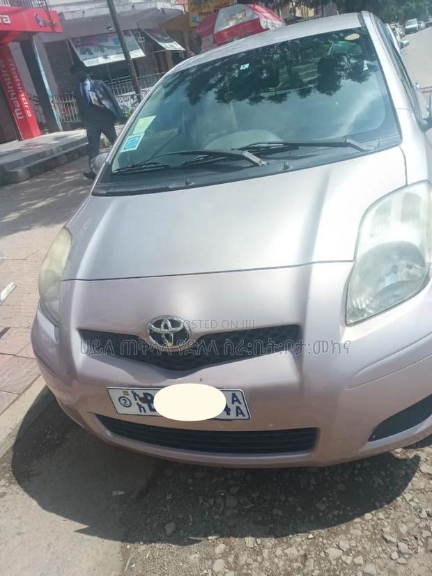 Toyota Yaris 2010 Purple