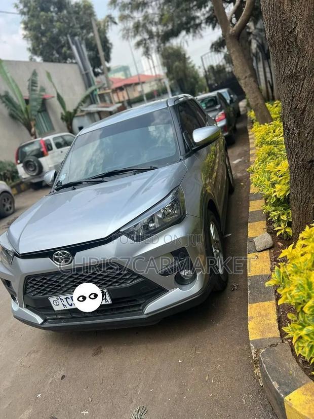 Toyota Raize 2023 Silver