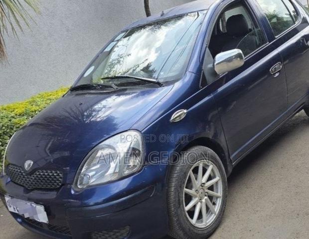 Toyota Vitz 2002 Blue