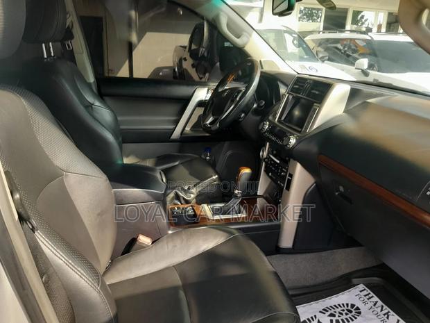 Toyota Land Cruiser Prado 2011 Silver