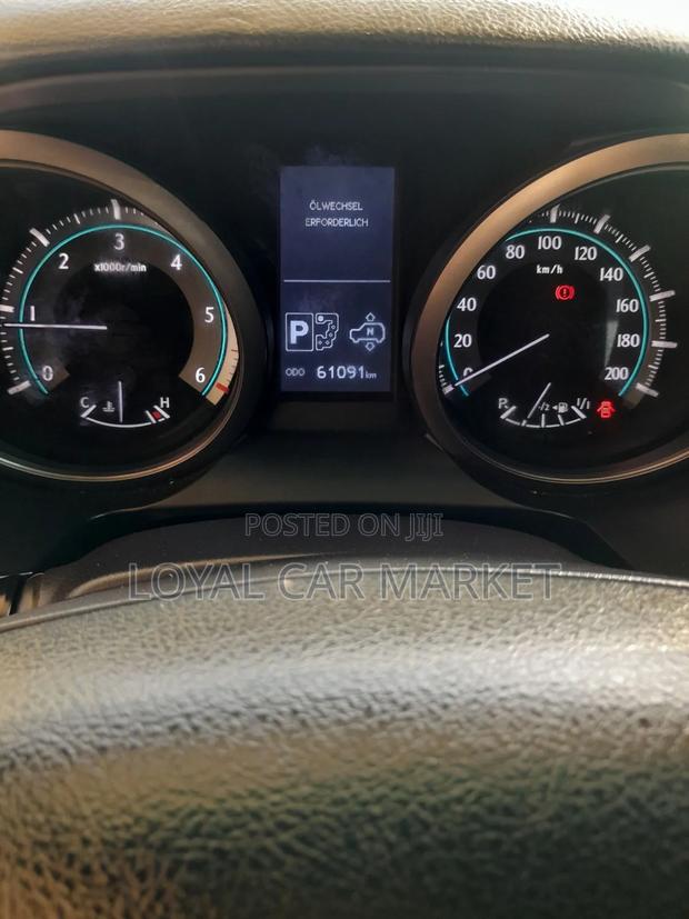 Toyota Land Cruiser Prado 2011 Silver