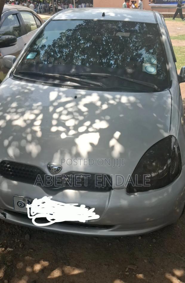 Toyota Vitz 2001 Gray