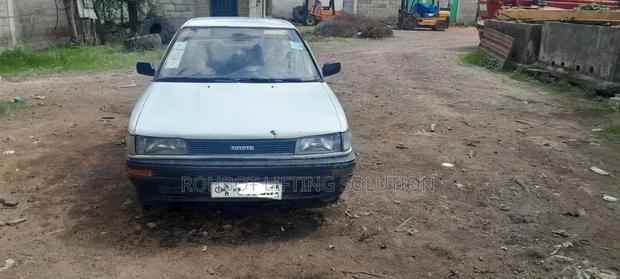 Toyota Corolla 1990 White