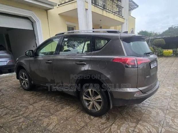 Toyota RAV4 2017 Gray