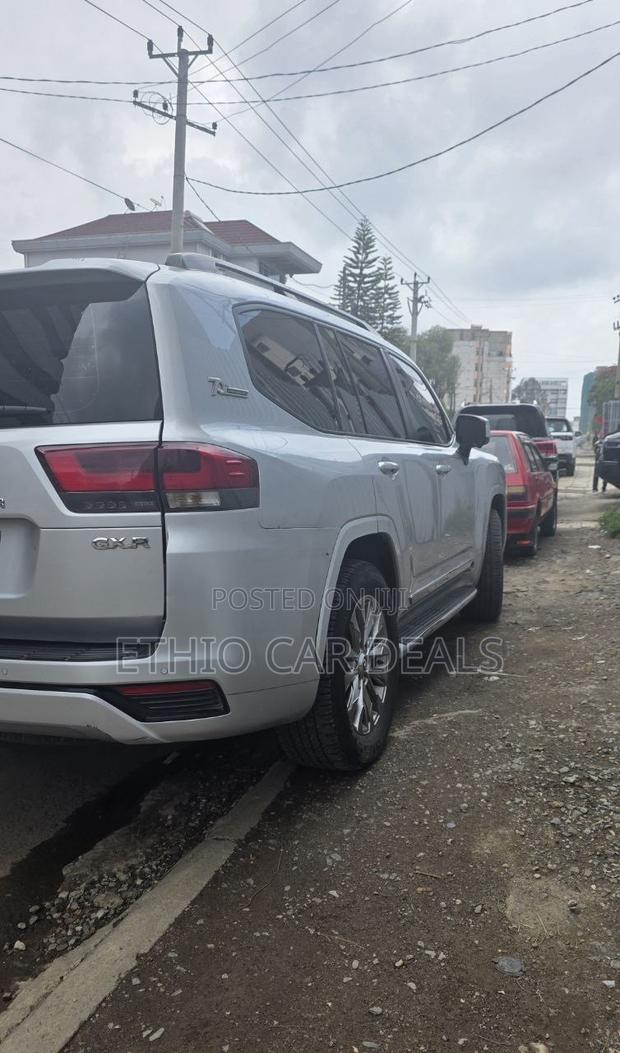 Toyota Land Cruiser 2023 Silver