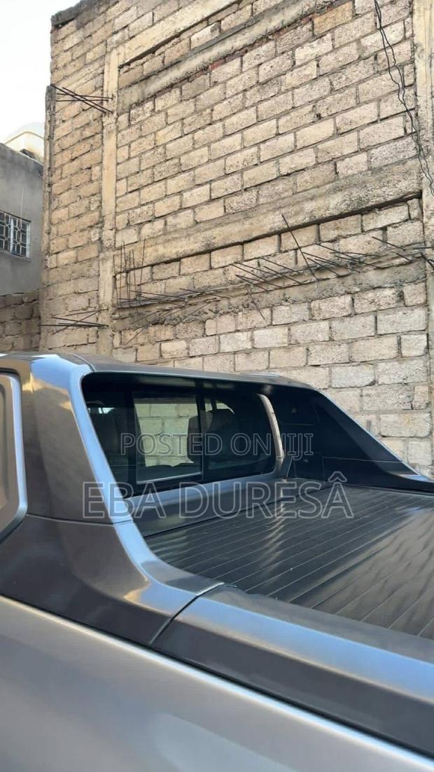 Toyota Hilux 2023 Gray