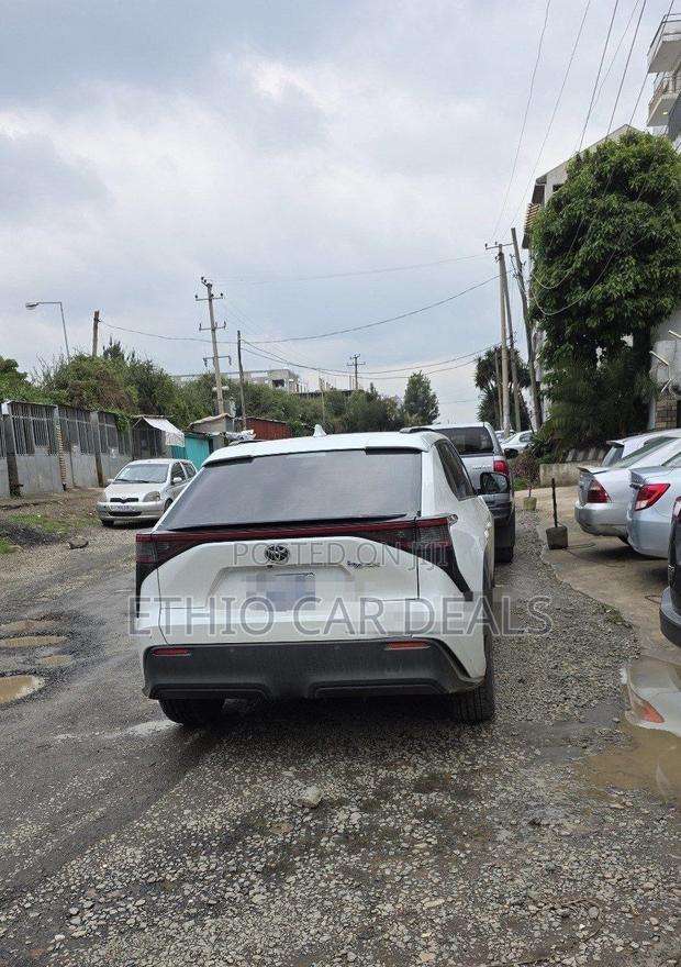 Toyota bZ4X 2024 White