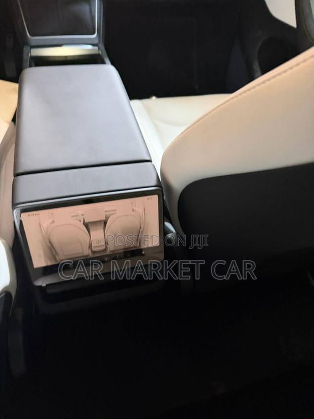 New Tesla Model Y Long Range RWD 2024 Gray