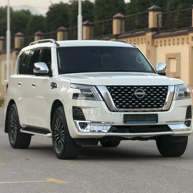 Nissan Patrol 2017 White