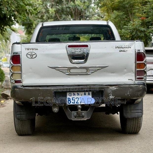 Toyota Hilux 2008 Gold