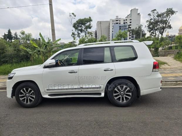 Toyota Land Cruiser 4.5 V8 GX-R 2015
