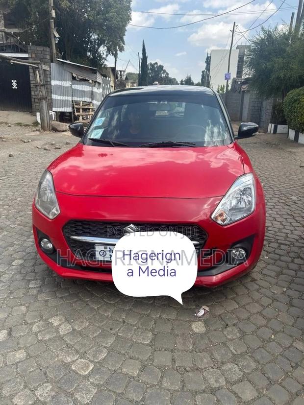 Suzuki Swift 2022 Red