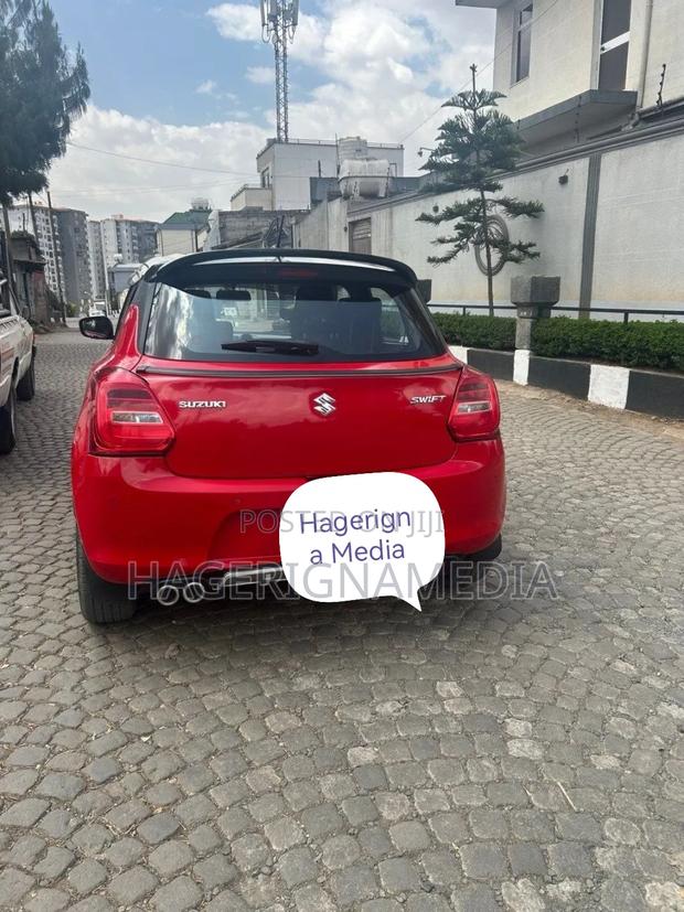 Suzuki Swift 2022 Red