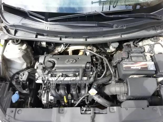 Hyundai Accent 2014 Silver