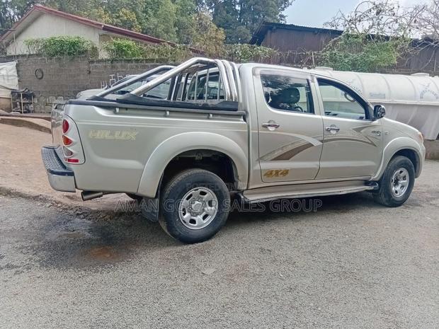 Toyota Hilux 2008 Beige