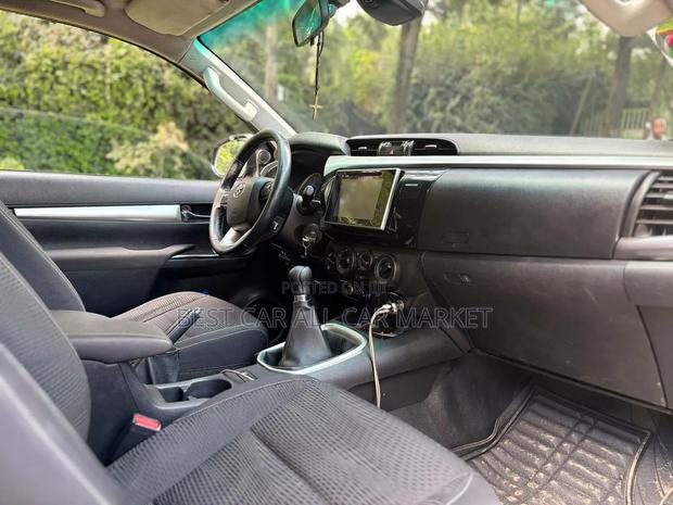 Toyota Hilux 2017 Black