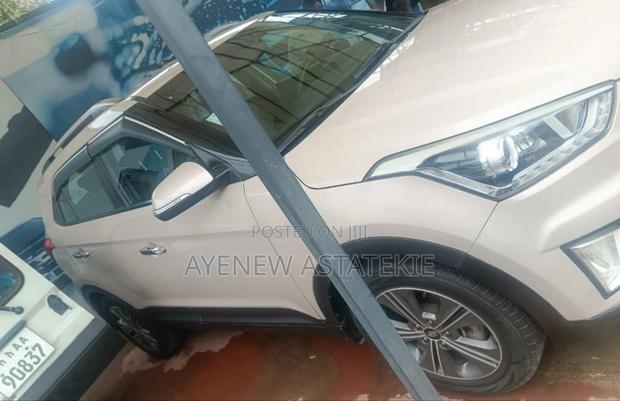 Hyundai Tucson 2018 Gold