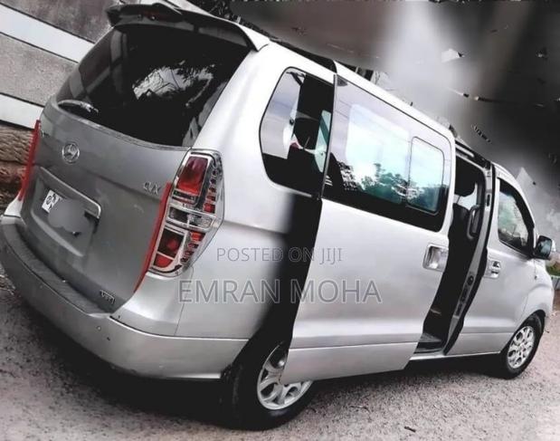 Hyundai H200 2013 Silver