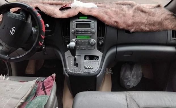 Hyundai H200 2013 Silver