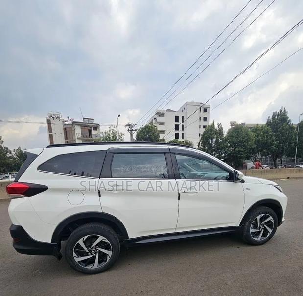 Toyota Rush 2023 White