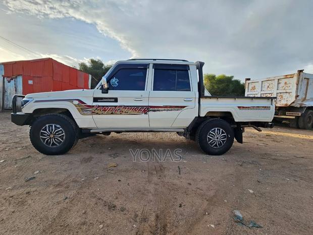 Toyota Land Cruiser 2020 White