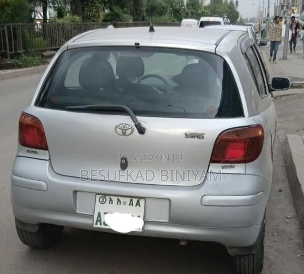 Toyota Vitz 2005 Silver