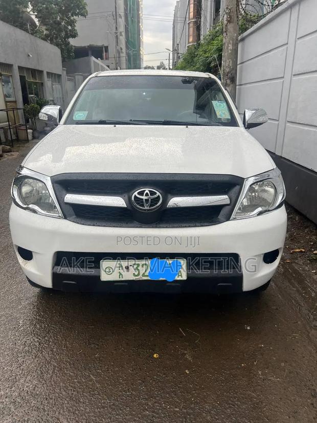 Toyota Hilux 2007 White