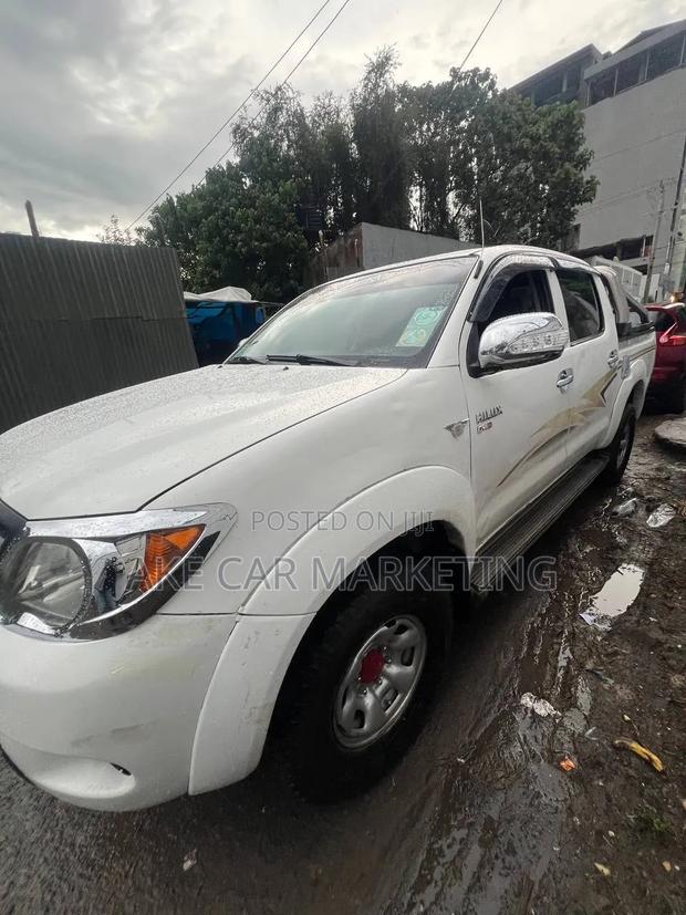 Toyota Hilux 2007 White
