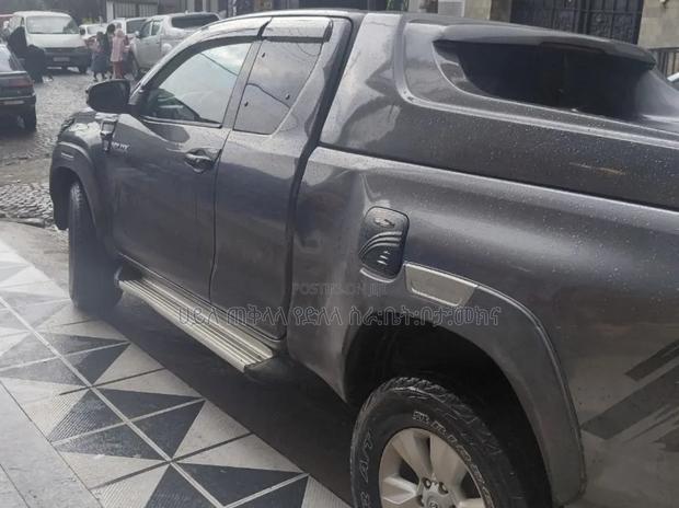 Toyota Hilux 2018 Maroon