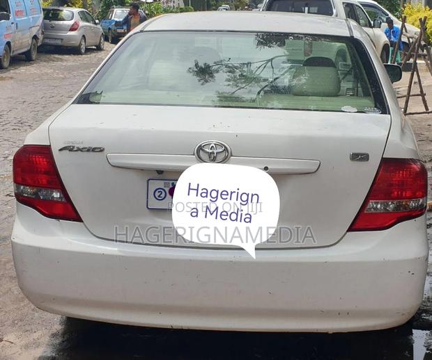Toyota Corolla 2010 White