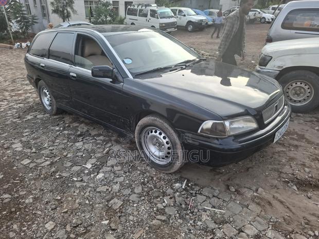 Volvo V40 1996 Black
