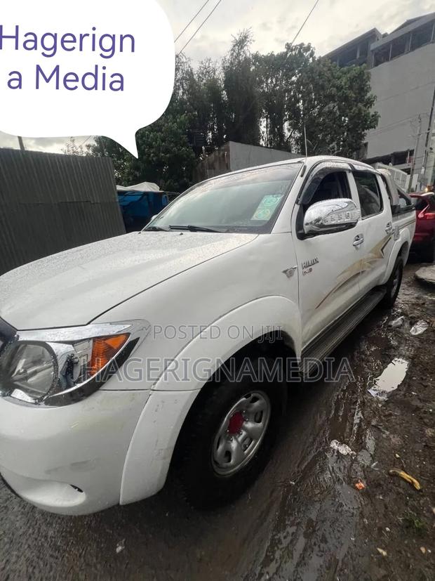 Toyota Hilux 2007 White