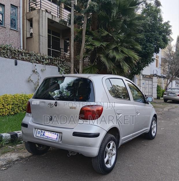 Toyota Vitz 2004 Gray