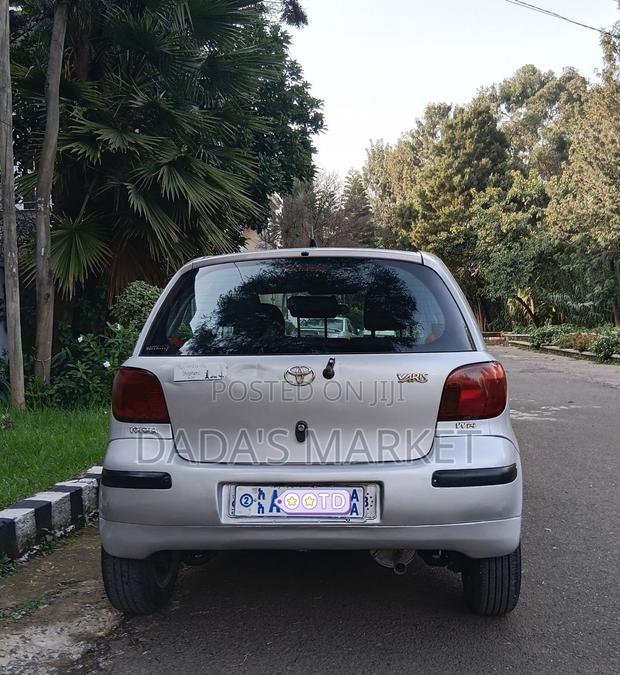 Toyota Vitz 2004 Gray
