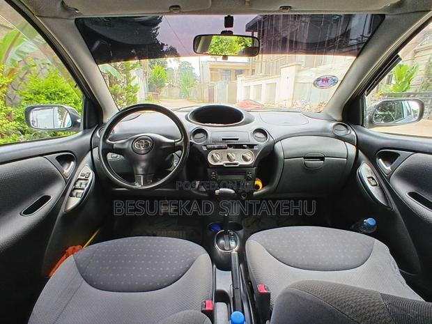 Toyota Vitz 2004 Gold