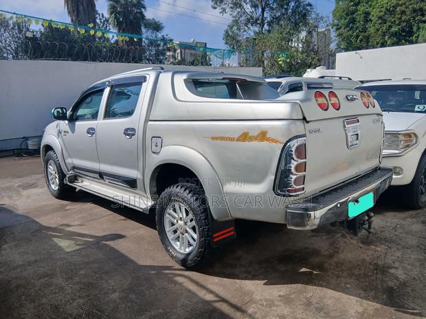 Toyota Hilux 2008 Gray