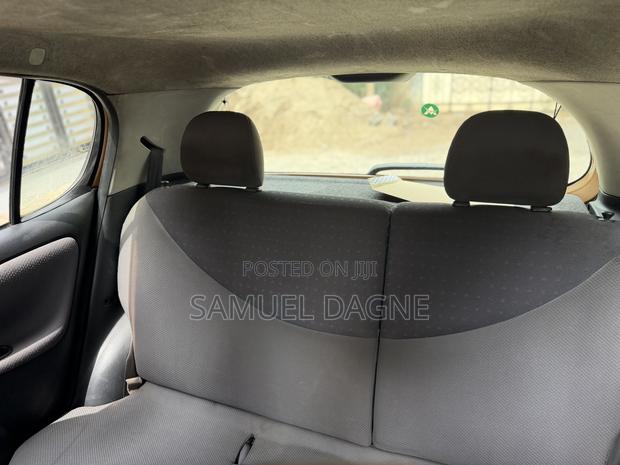 Toyota Vitz 2004 Gold