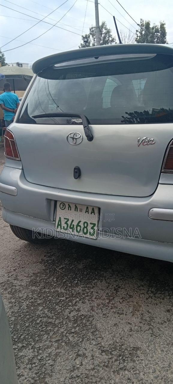 Toyota Vitz 2004 Blue