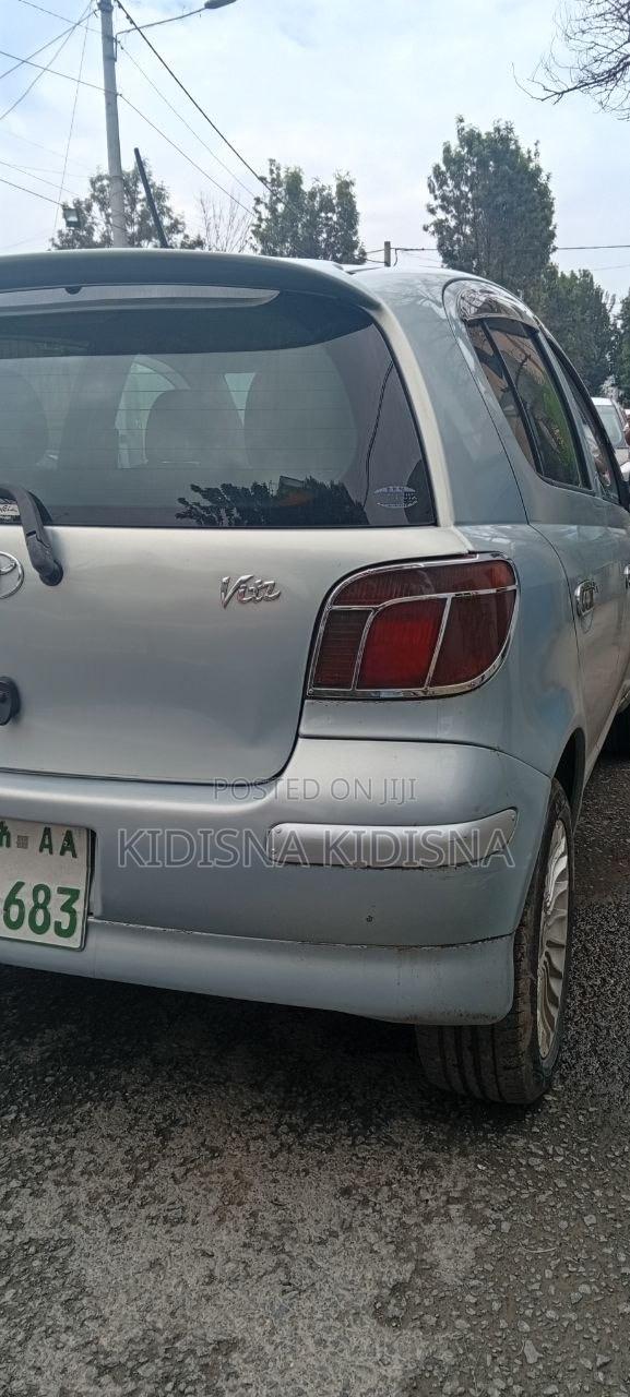 Toyota Vitz 2004 Blue