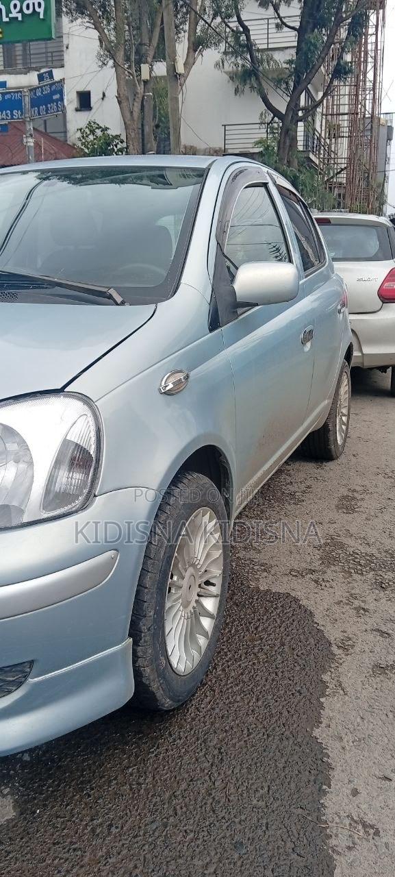 Toyota Vitz 2004 Blue